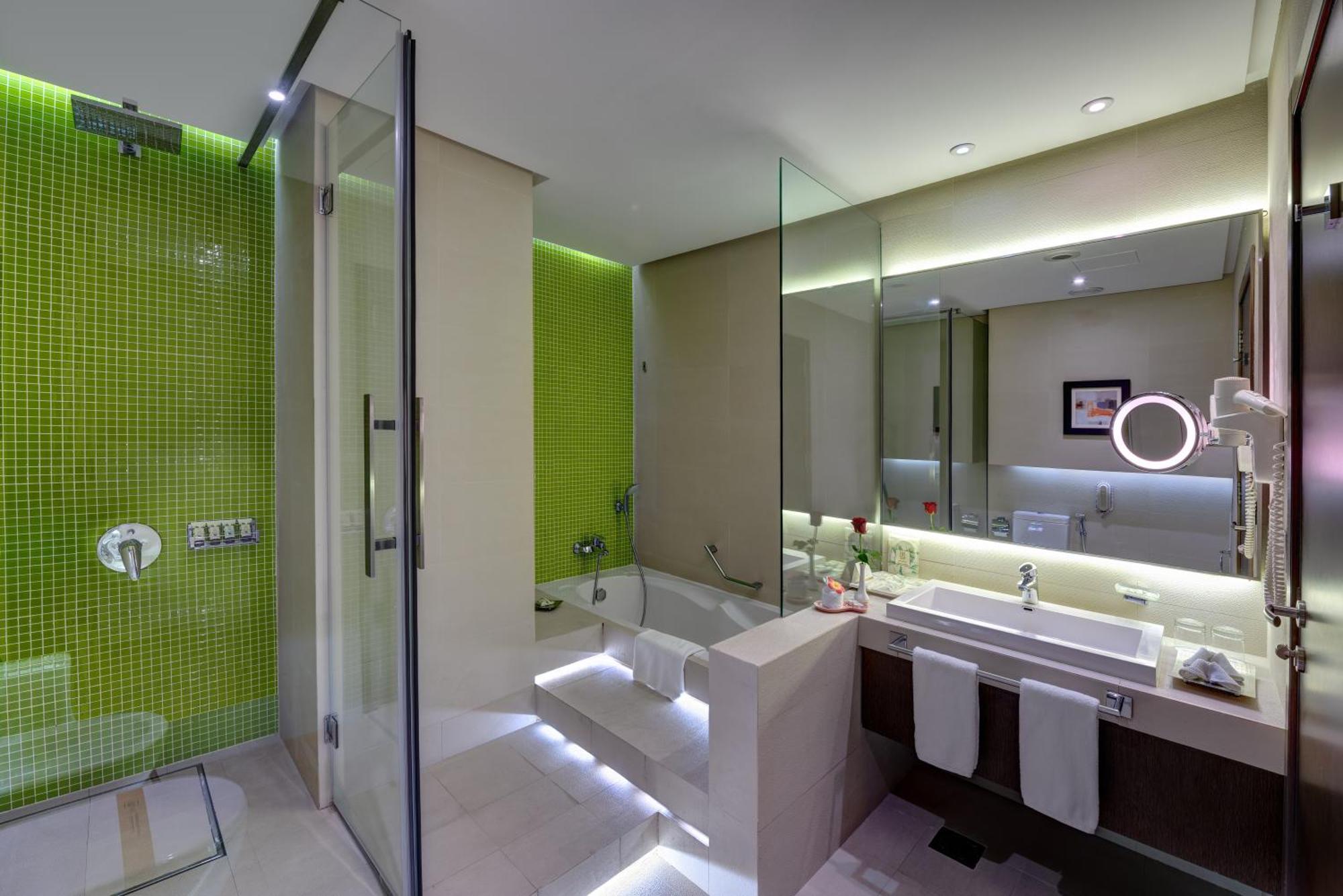Hotel 72 Sharjah Waterfront Exterior foto Bathroom